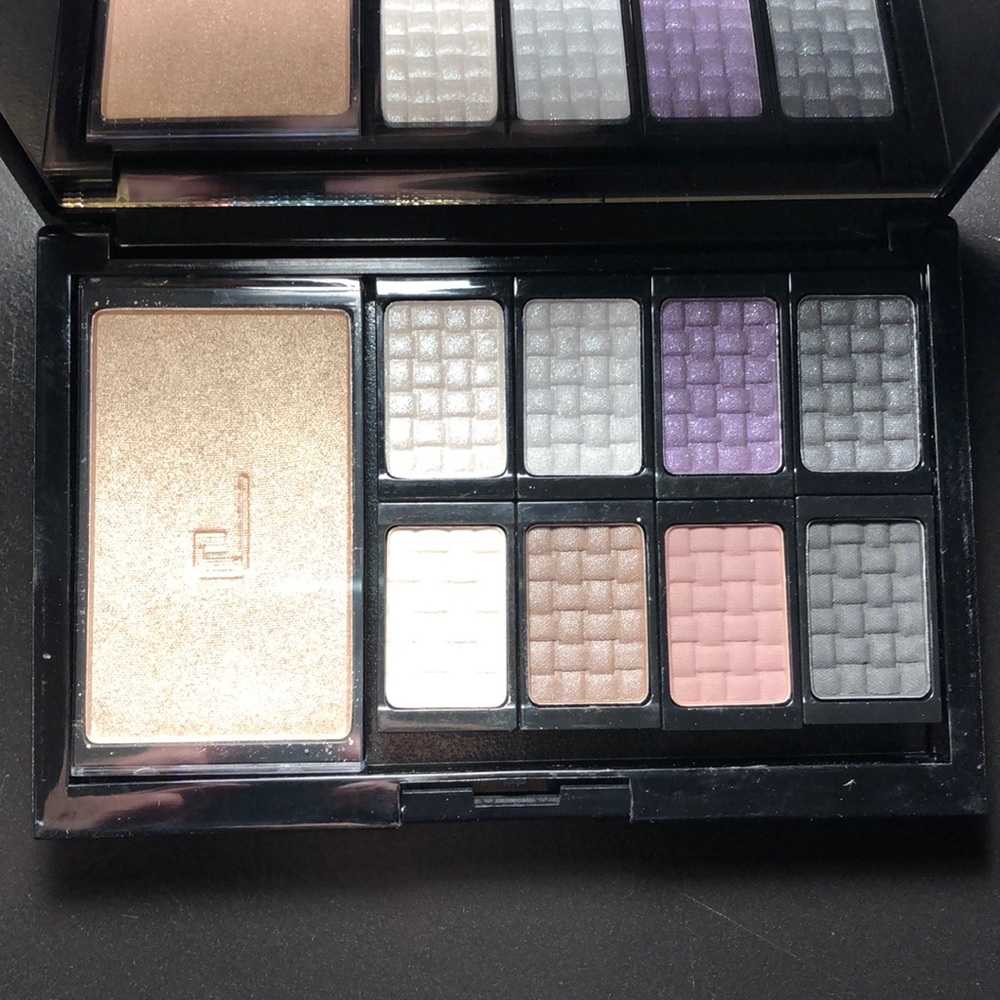 Doucce Freematic Eyeshadow Pro Palette
